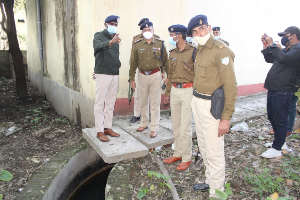 2 undertrials escape from Jamshedpur Court cell The Avenue Mail