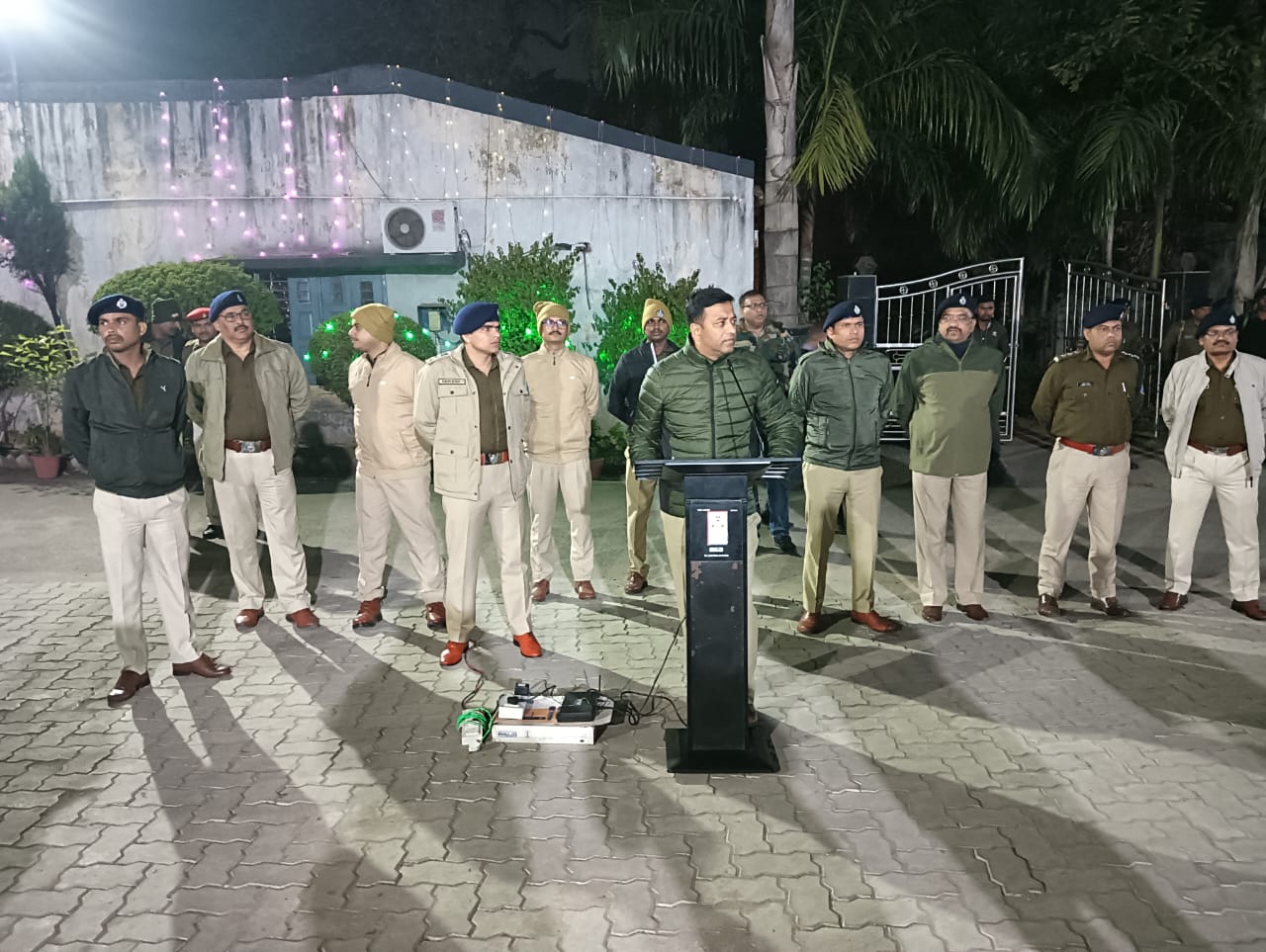 Jamshedpur Police enhances night patrol with baton lights distribution