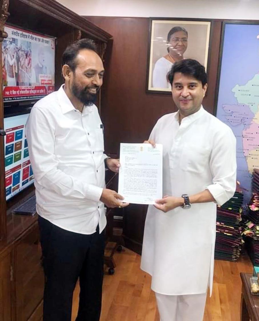 Jamshedpur Airport to be boon for BengalOdisha, Kolhan MP meets