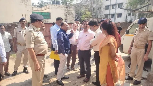 Jharkhand High Court team probes illegal constructions in Jamshedpur - Vimarsana News