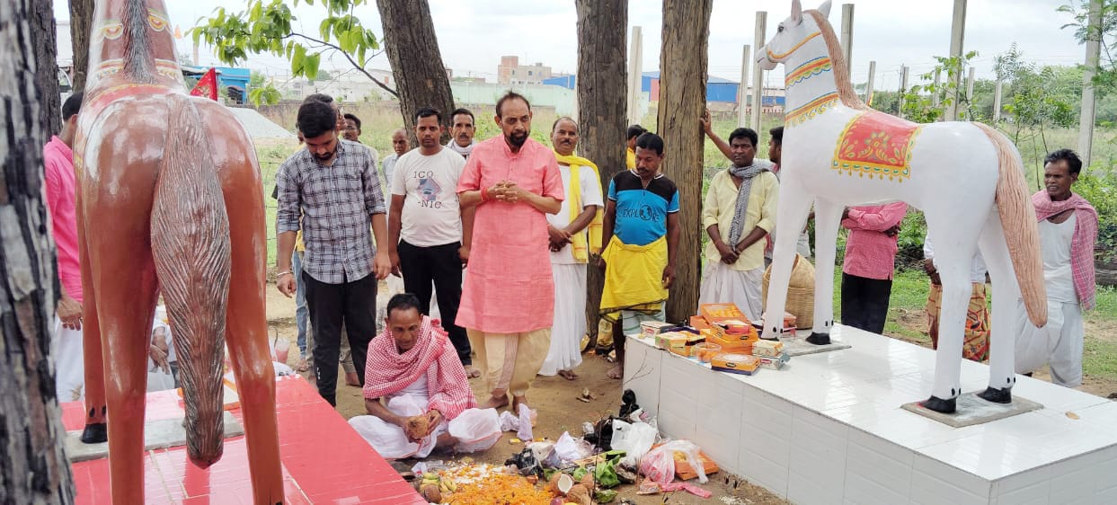 Jamshedpur Lok Sabha candidates Bidyut Baran Mahato and Samir Mohanty unwind with family, strategize on voting patterns - Vimarsana News