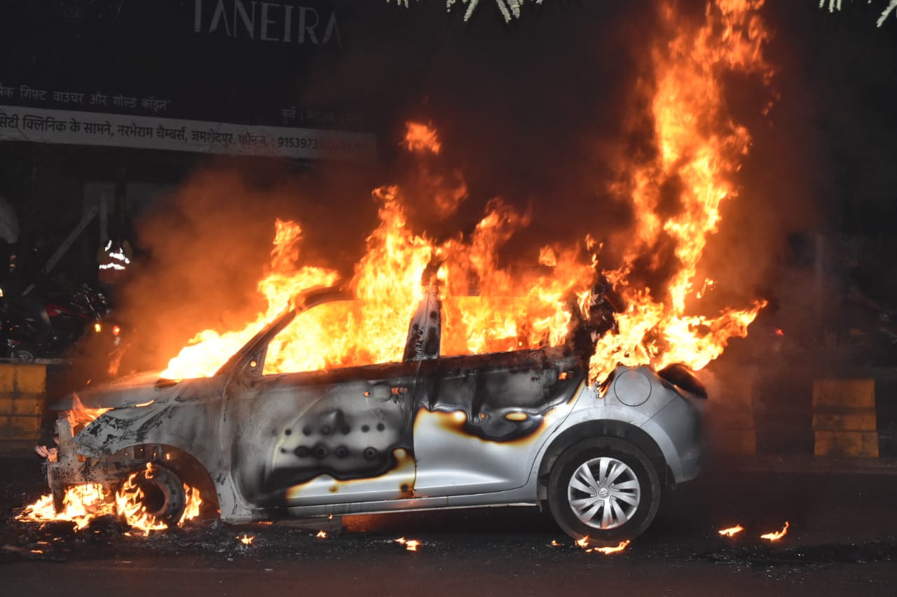 Swift car catches fire in Jamshedpur, no casualties reported | The ...