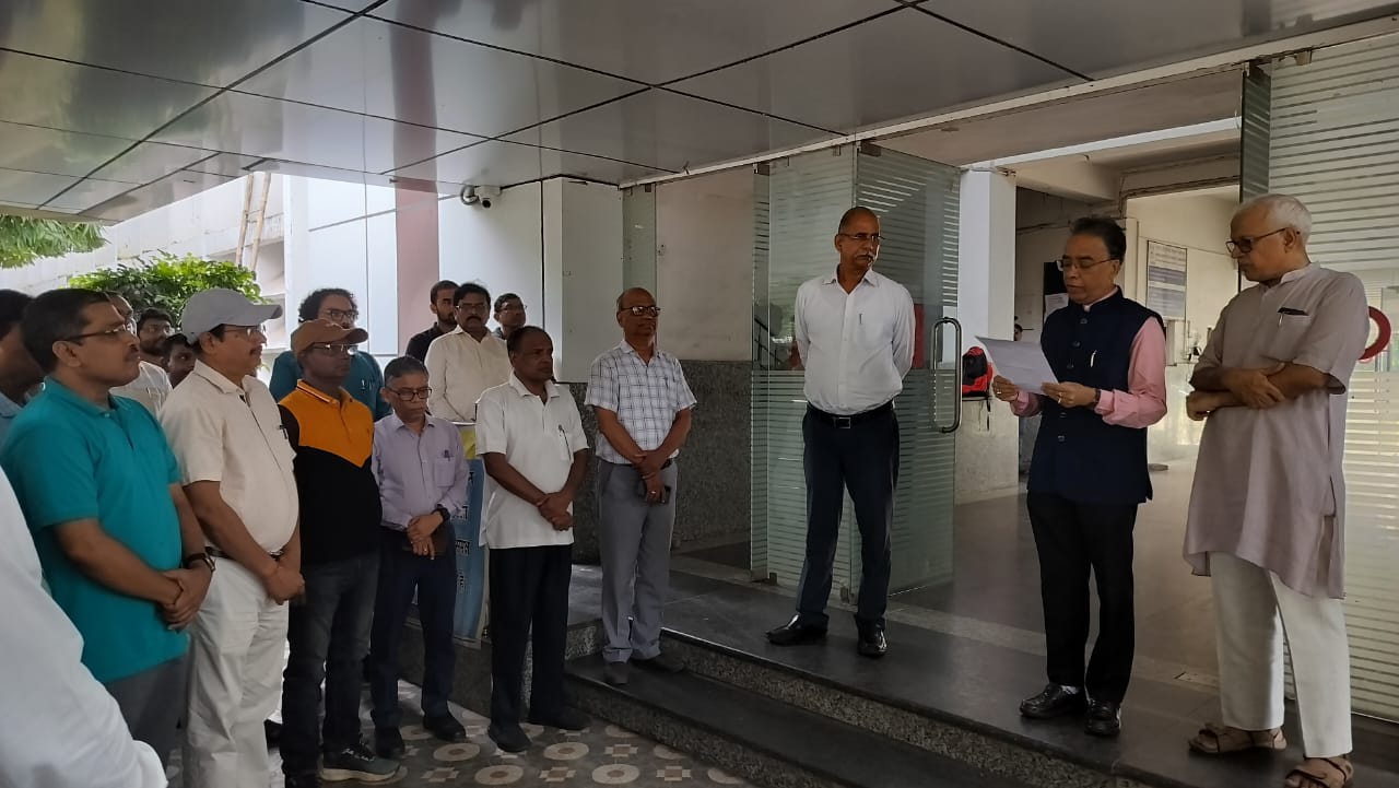 NIT Jamshedpur Pays Tribute to Dishom Guru Shibu Soren* - The Avenue Mail