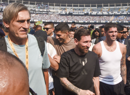 Disappointed fans vandalize Salt Lake Stadium after Messi exits early ...