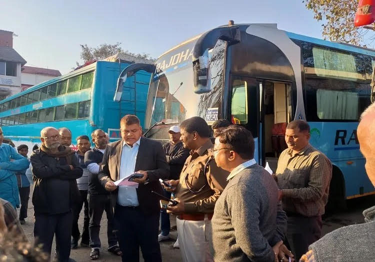 Jamshedpur: 17 Sleeper Buses Penalized for Safety Violations