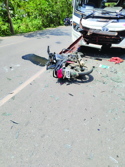 Speeding Bus Kills Motorcyclist in Head-On Collision on Chaibasa ...