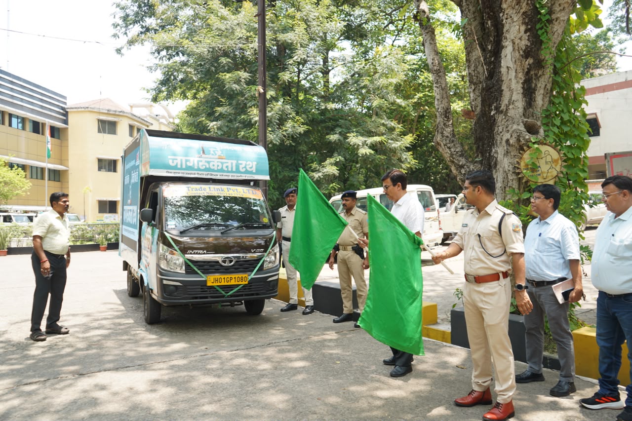 DC, SSP Flag Off Anti-Drug Awareness Chariot in Jamshedpur