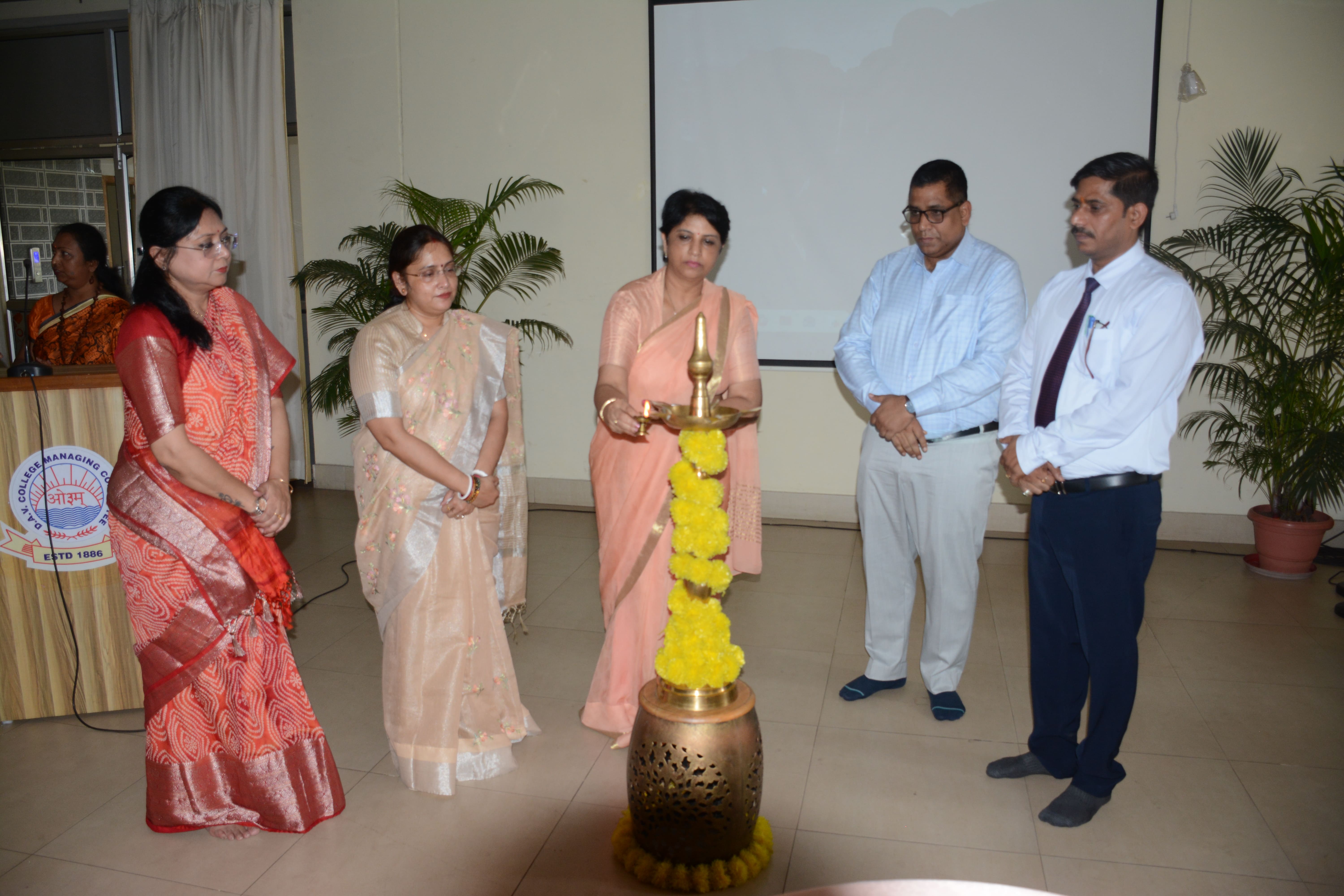 Teachers Must Continuously Upgrade Their Skills, says Pragya Singh at DAV Workshop