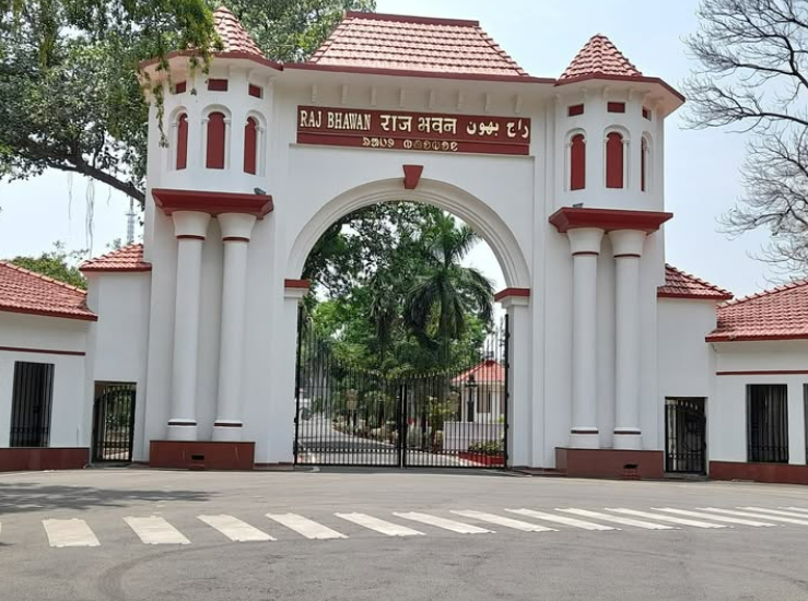 Jharkhand's Lok Bhavan serves notices on 17 institutions over unrefunded fees
